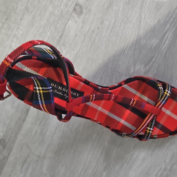 Brand New Burberry ankle strap sandals - Picture 3 of 4